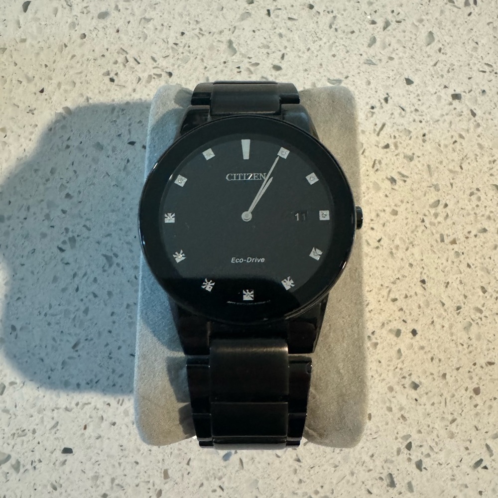 CITIZENS Eco-Drive w/ small diamonds